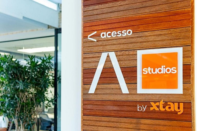 Atrium Studios by Xtay