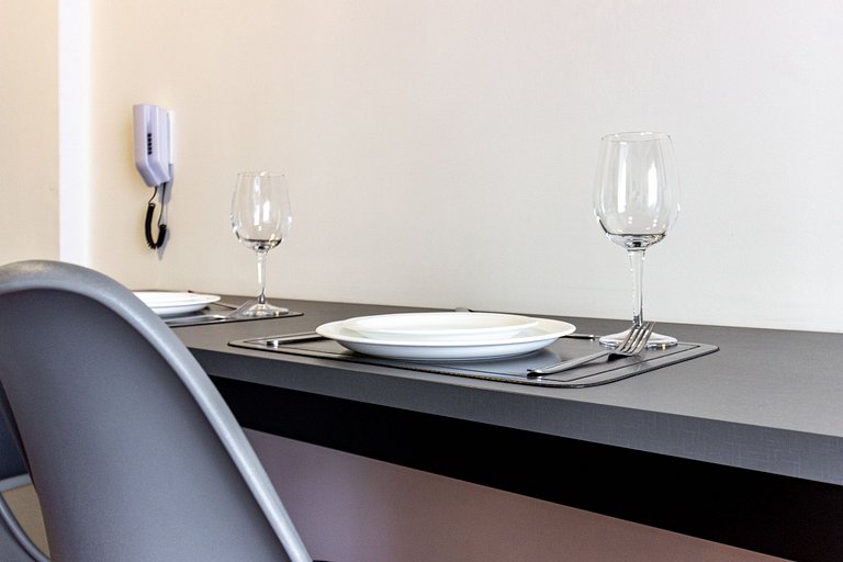 Apartamento Premium 02 quartos cama casal+solteiro com varan