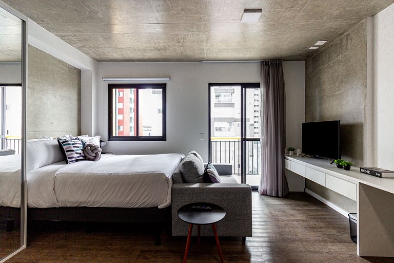 Studio 01 cama casal com varanda