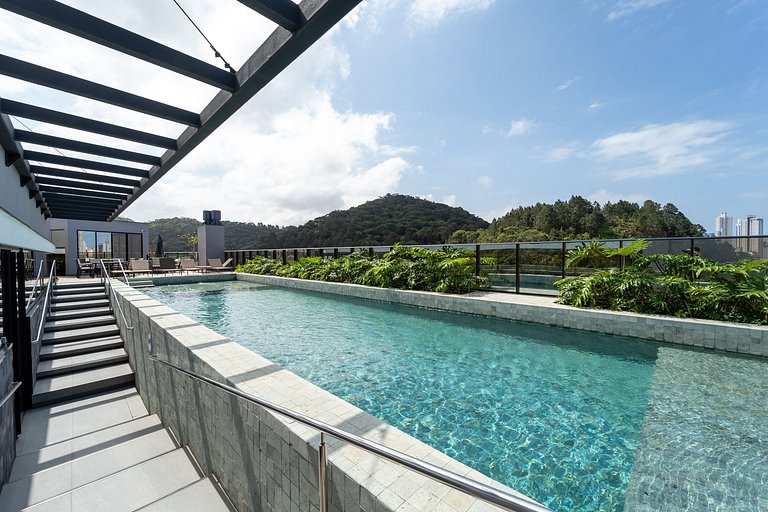 Apartamento com 2 suítes e sacada