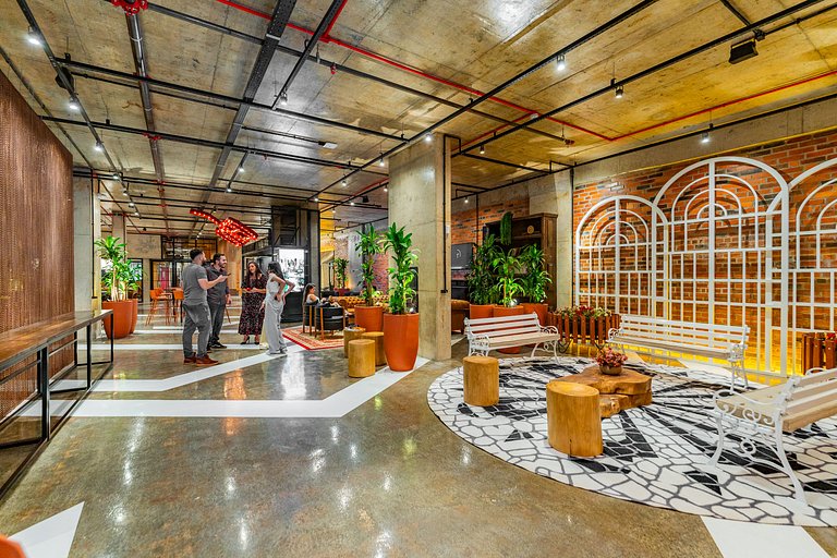 Linked Batel by Xtay - Modern and Connected Experience Steps