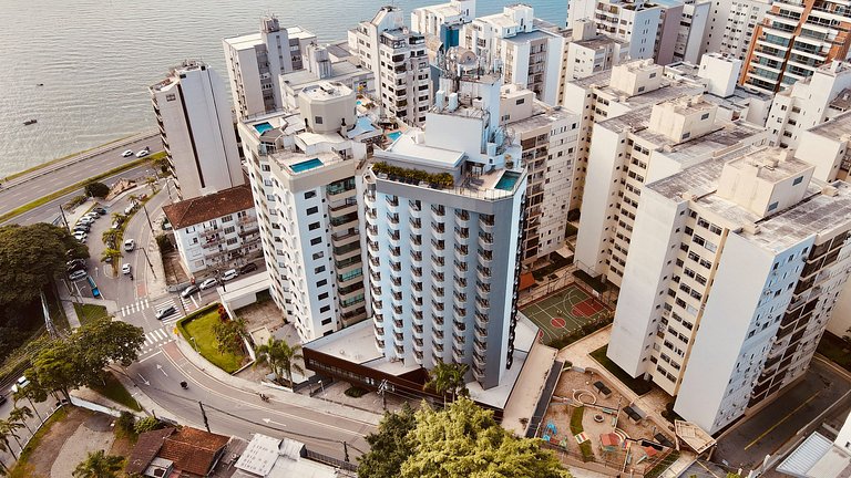 The Bridge by Xtay – Studios in Florianópolis with Rooftop P