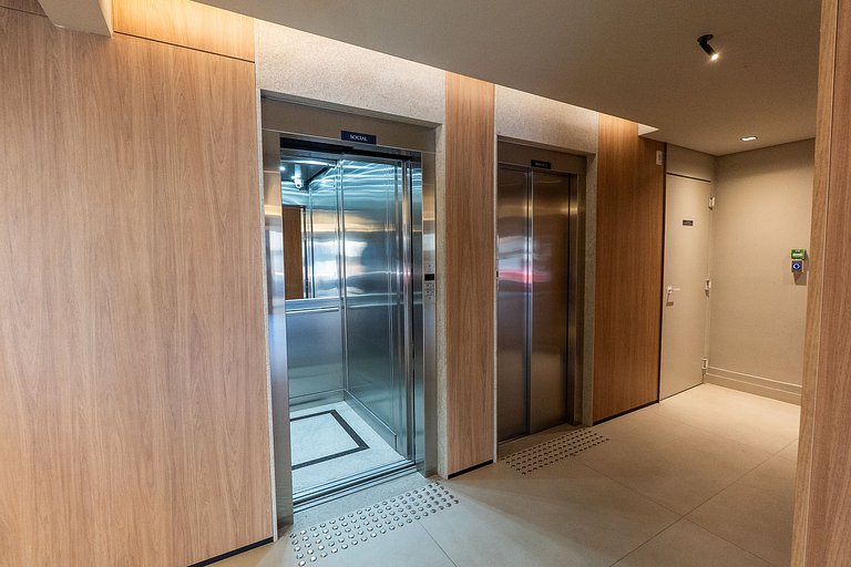 The Bridge by Xtay -Estúdios em Floripa com Piscina no Rooft