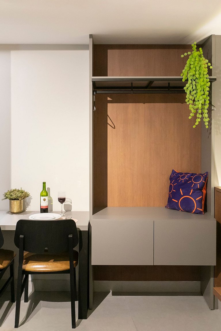Studio com mini cozinha e vista