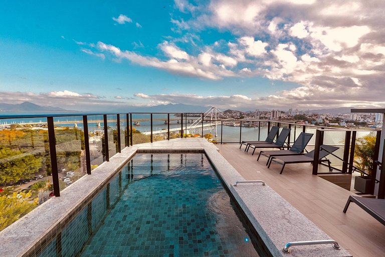The Bridge by Xtay – Estudios en Florianópolis con Piscina e