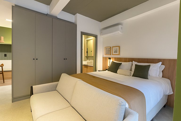 Studio Luxo 47m² - até 2 pessoas com sofá