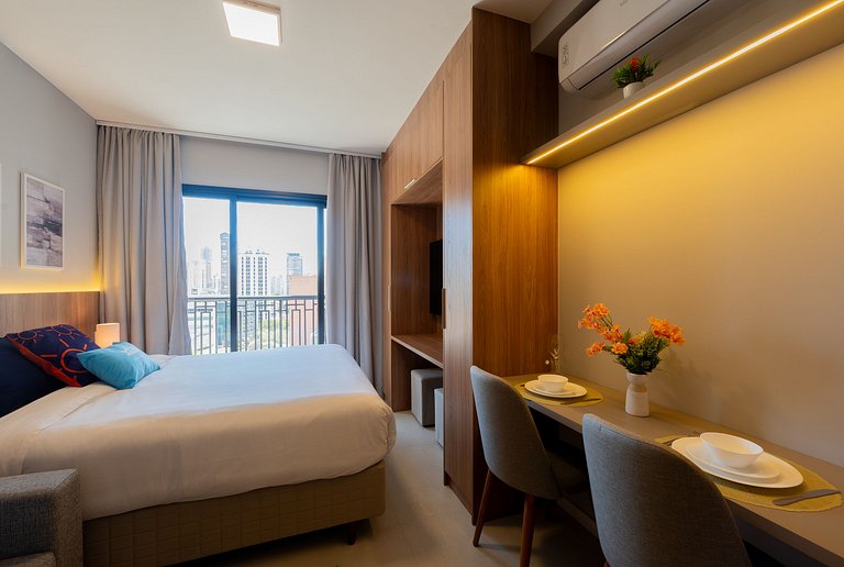 Studio em Perdizes com sofá – perfeito para 2 pessoas, acade