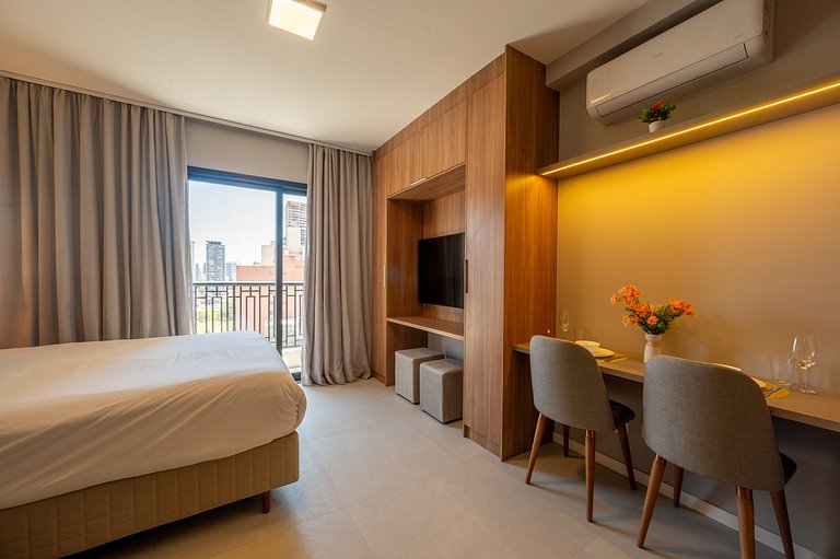 Studio em Perdizes com sofá –perfeito para 2 pessoas, academ