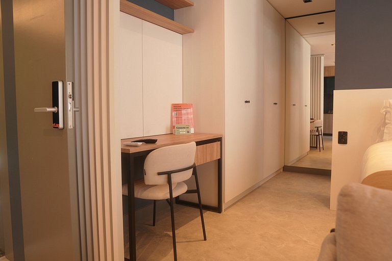 Studio Completo 53m² - No Centro e com cozinha