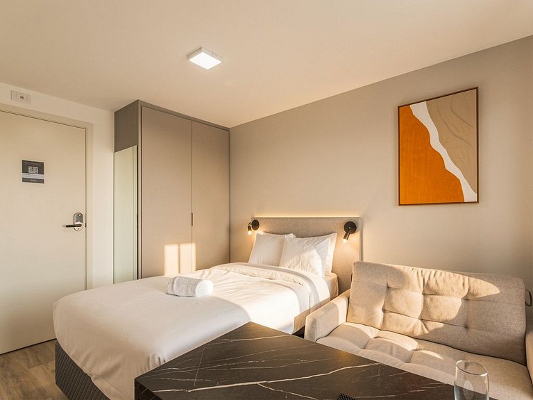 Studio simple 1 double bed